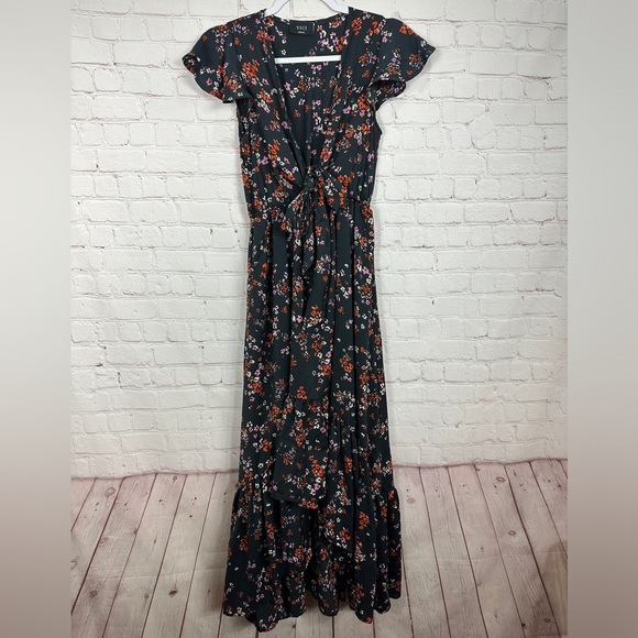 Vici Dresses & Skirts - Vici Ruffled Cutout front Floral hi low Maxi Dress tie front, sz S, GUC‎